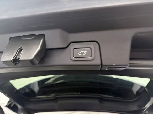 Used 2017 Land Rover Range Rover Evoque SE AWD/4WD image 15