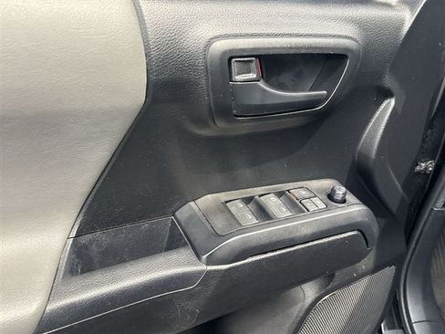 Used 2022 Toyota Tacoma SR AWD/4WD image 21