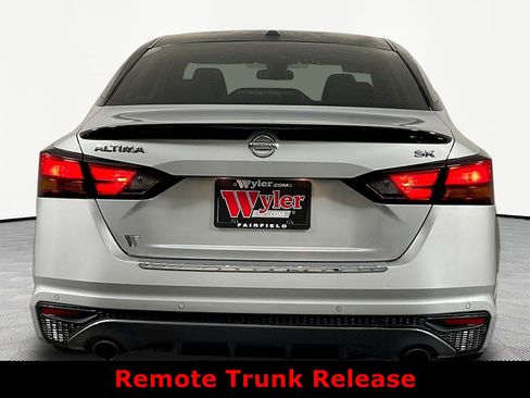 Used 2022 Nissan Altima 2.5 SR FWD image 5