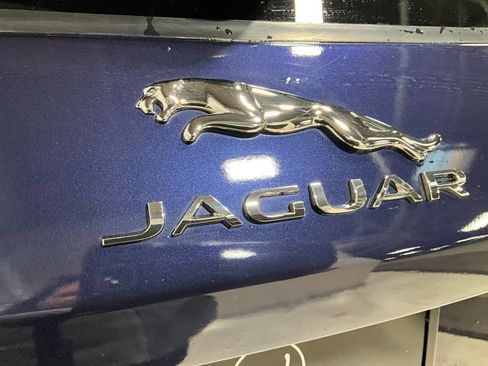 Used 2018 Jaguar F-PACE S image 28