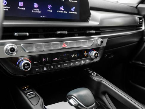 Used 2024 Kia Telluride S image 24