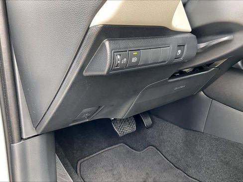 New 2026 Toyota Corolla LE FWD image 19