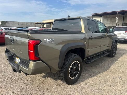 Used 2025 Toyota Tacoma 4x4 Double Cab image 5