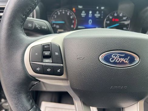 Used 2023 Ford Explorer XLT w/ Equipment Group 202A AWD/4WD image 27