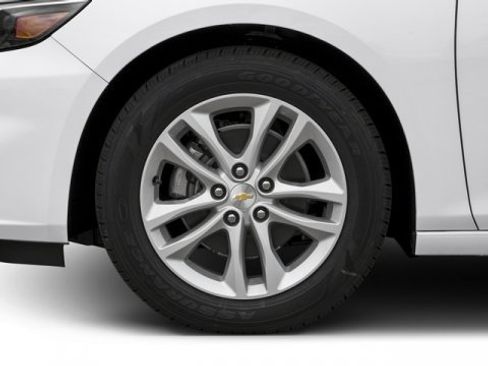 Used 2017 Chevrolet Malibu LT image 14