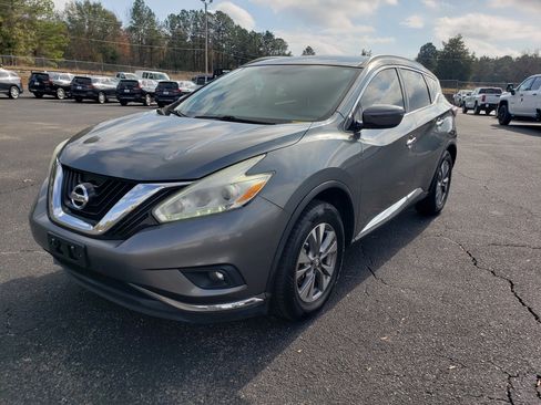 Used 2016 Nissan Murano SV image 2