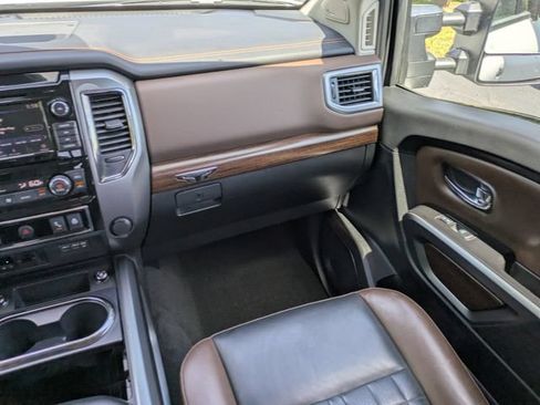Used 2019 Nissan Titan Platinum Reserve w/ Platinum Utility Package AWD/4WD image 18
