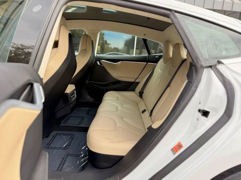 Used 2017 Tesla Model S 90D image 18