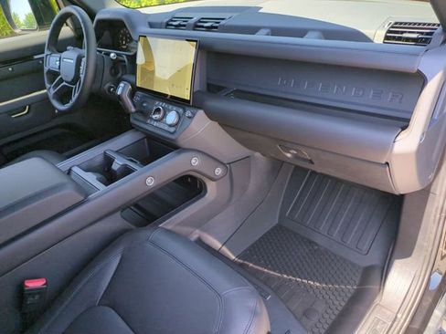 New 2026 Land Rover Defender 110 X-Dynamic SE AWD/4WD image 19