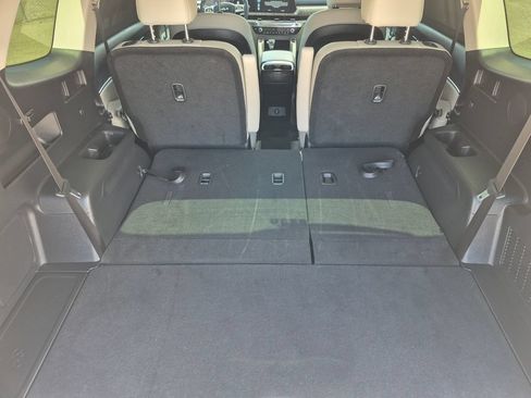 Certified 2025 Kia Telluride SX w/ SX Captain's Chair Package AWD/4WD image 16