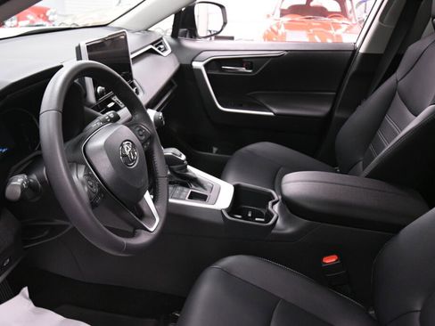Used 2025 Toyota RAV4 XLE Premium AWD/4WD image 20