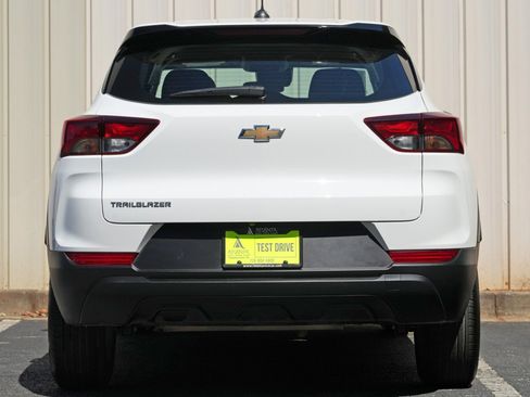Used 2023 Chevrolet TrailBlazer LS FWD image 10