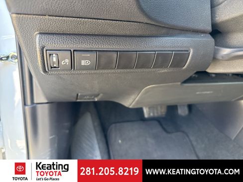 Used 2023 Toyota Corolla SE image 13