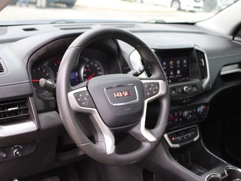 Used 2022 GMC Terrain SLE w/ Driver Convenience Package FWD image 18