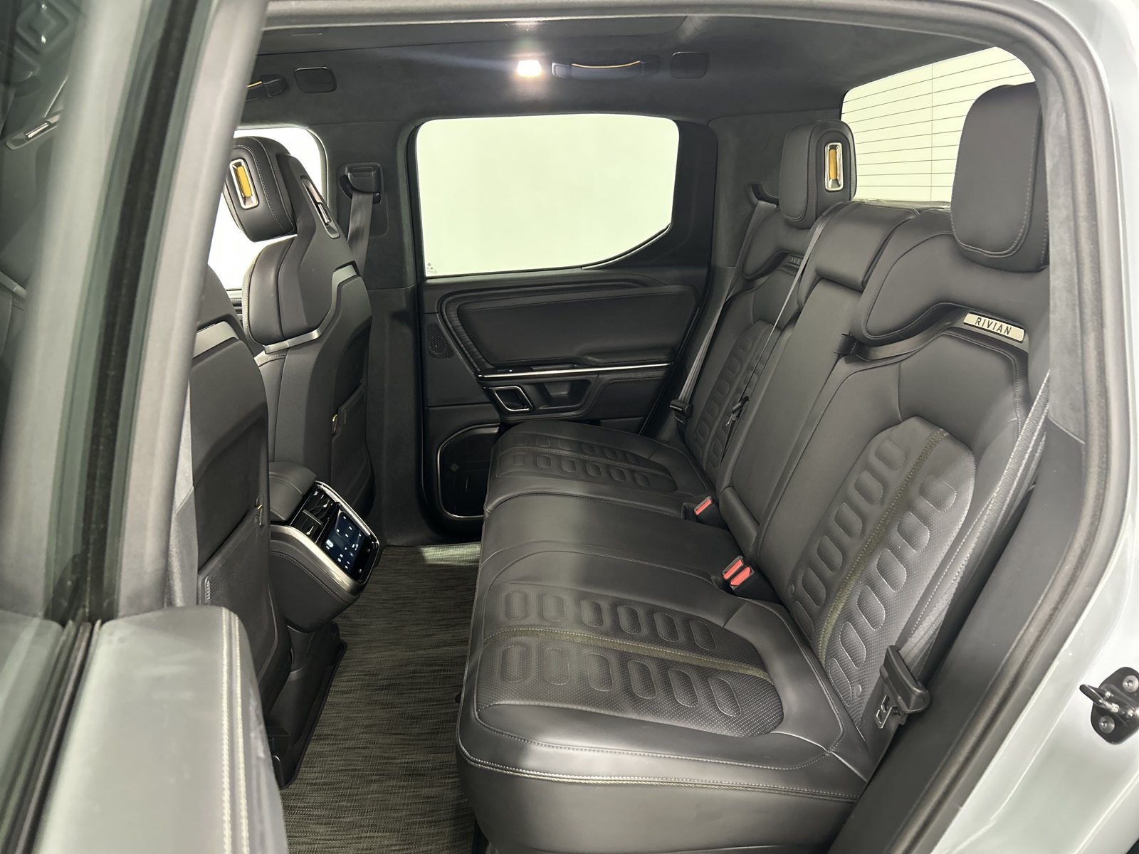Used 2023 Rivian R1T Adventure Dual AWD/4WD image 21