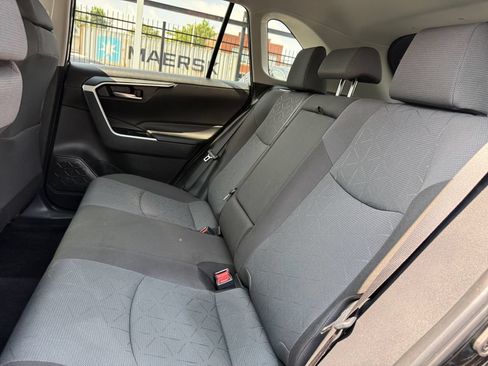 Certified 2025 Toyota RAV4 XLE AWD/4WD image 25
