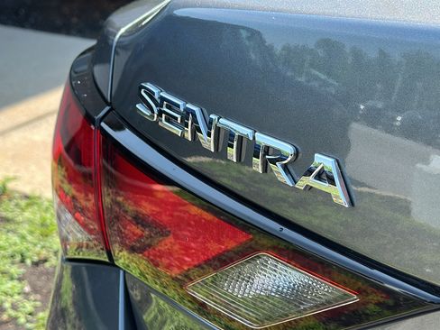 Used 2024 Nissan Sentra SV FWD image 9