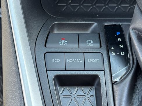 Used 2024 Toyota RAV4 XLE w/ Convenience Package FWD image 24
