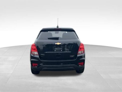 Used 2019 Chevrolet Trax LS w/ Tint and Cruise Package FWD image 4