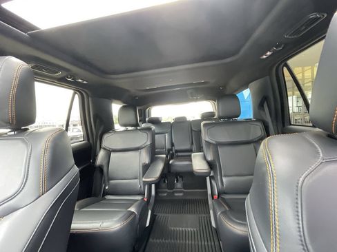 Used 2025 Ford Expedition Tremor AWD/4WD image 21