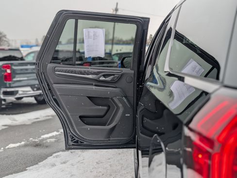 Used 2024 GMC Yukon Denali image 40