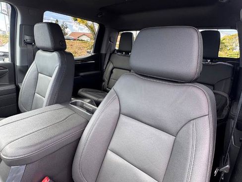 Used 2025 Chevrolet Silverado 1500 LT Trail Boss w/ LT Trail Boss Premium Package AWD/4WD image 19