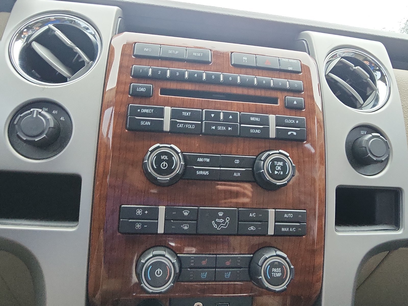 Used 2010 Ford F150 Lariat AWD/4WD image 14