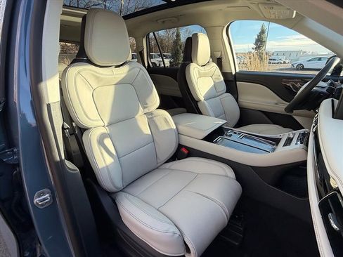 New 2026 Lincoln Aviator Reserve image 12