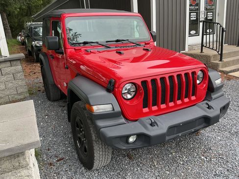 Used 2020 Jeep Wrangler Sport AWD/4WD image 3