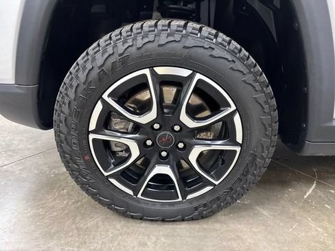 Used 2025 Jeep Compass Trailhawk w/ Trailhawk Elite Group AWD/4WD image 28