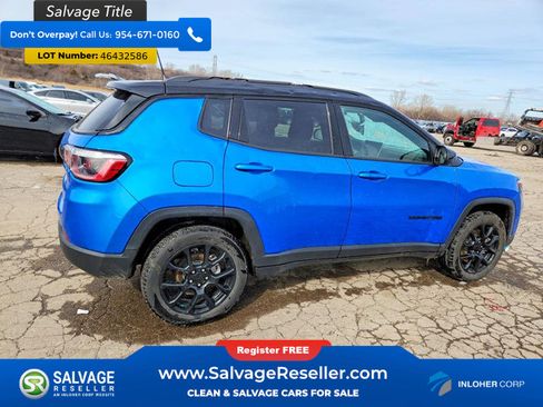 Used 2024 Jeep Compass Latitude w/ Convenience Group AWD/4WD image 4
