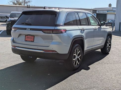 New 2025 Jeep Grand Cherokee Limited image 3