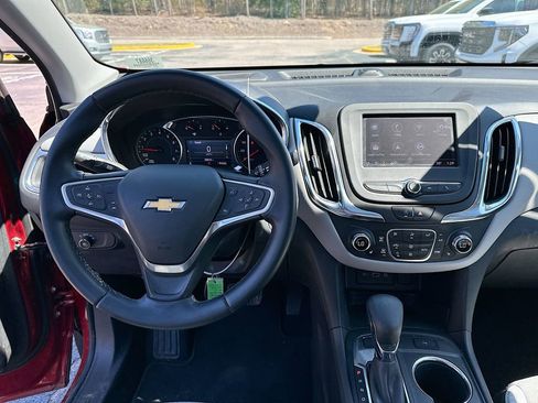 Used 2023 Chevrolet Equinox LT AWD/4WD image 19