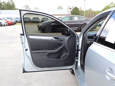 Used 2013 Volkswagen Jetta TDI image 26