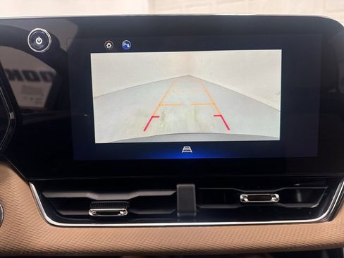 New 2025 Chevrolet Equinox ACTIV w/ Convenience Package III image 17