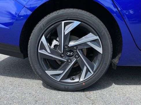New 2025 Hyundai Elantra Sport FWD image 36