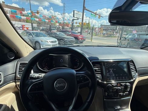 Used 2020 Jeep Grand Cherokee Limited image 13