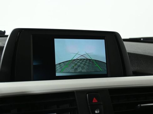 Used 2018 BMW 320i xDrive Sedan w/ Convenience Package image 25