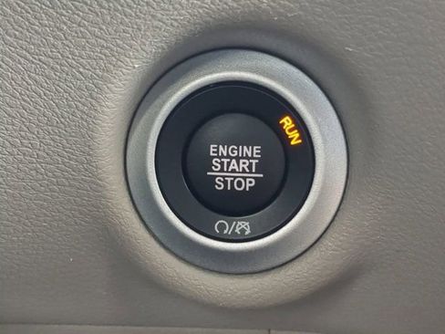 Used 2024 Chrysler Voyager LX image 27