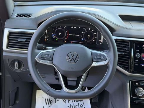 Certified 2023 Volkswagen Atlas Cross Sport SE w/ Panoramic Sunroof Package AWD/4WD image 16