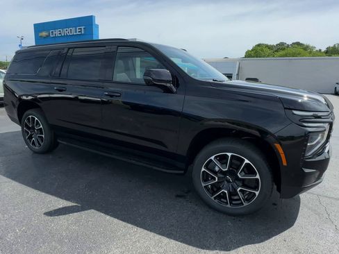 New 2026 Chevrolet Suburban RST w/ Comfort Package RWD image 2