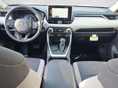 Used 2025 Toyota RAV4 XLE AWD/4WD image 16
