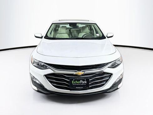 Used 2024 Chevrolet Malibu LT FWD image 2