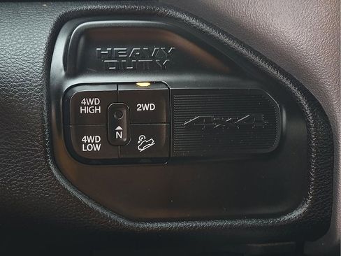 Used 2022 RAM 2500 Laramie w/ Night Edition AWD/4WD image 17