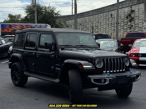 Used 2023 Jeep Wrangler Unlimited Sahara AWD/4WD image 10
