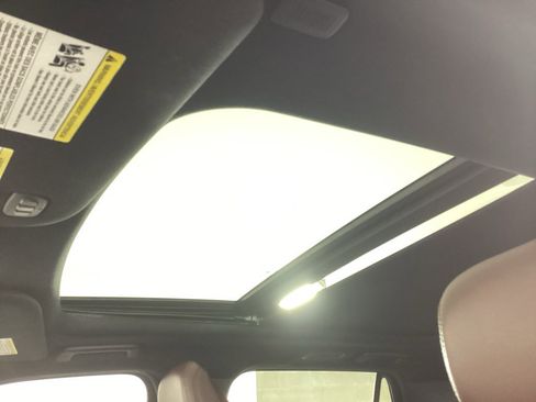 Used 2022 Ford Expedition Max Limited image 19