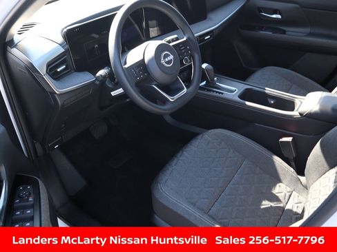 Used 2025 Nissan Kicks SV image 16