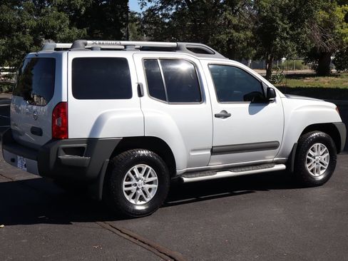Used 2015 Nissan Xterra S image 4