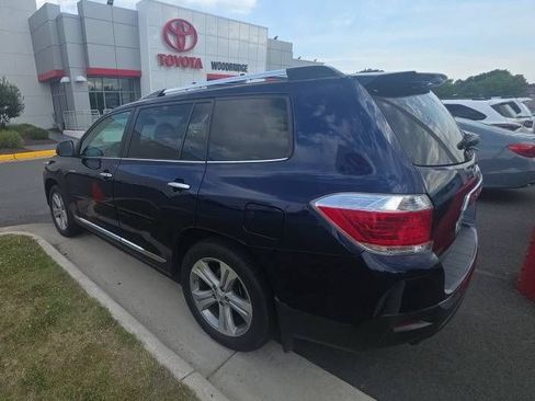 Used 2012 Toyota Highlander Limited w/ Tow Pkg AWD/4WD image 4