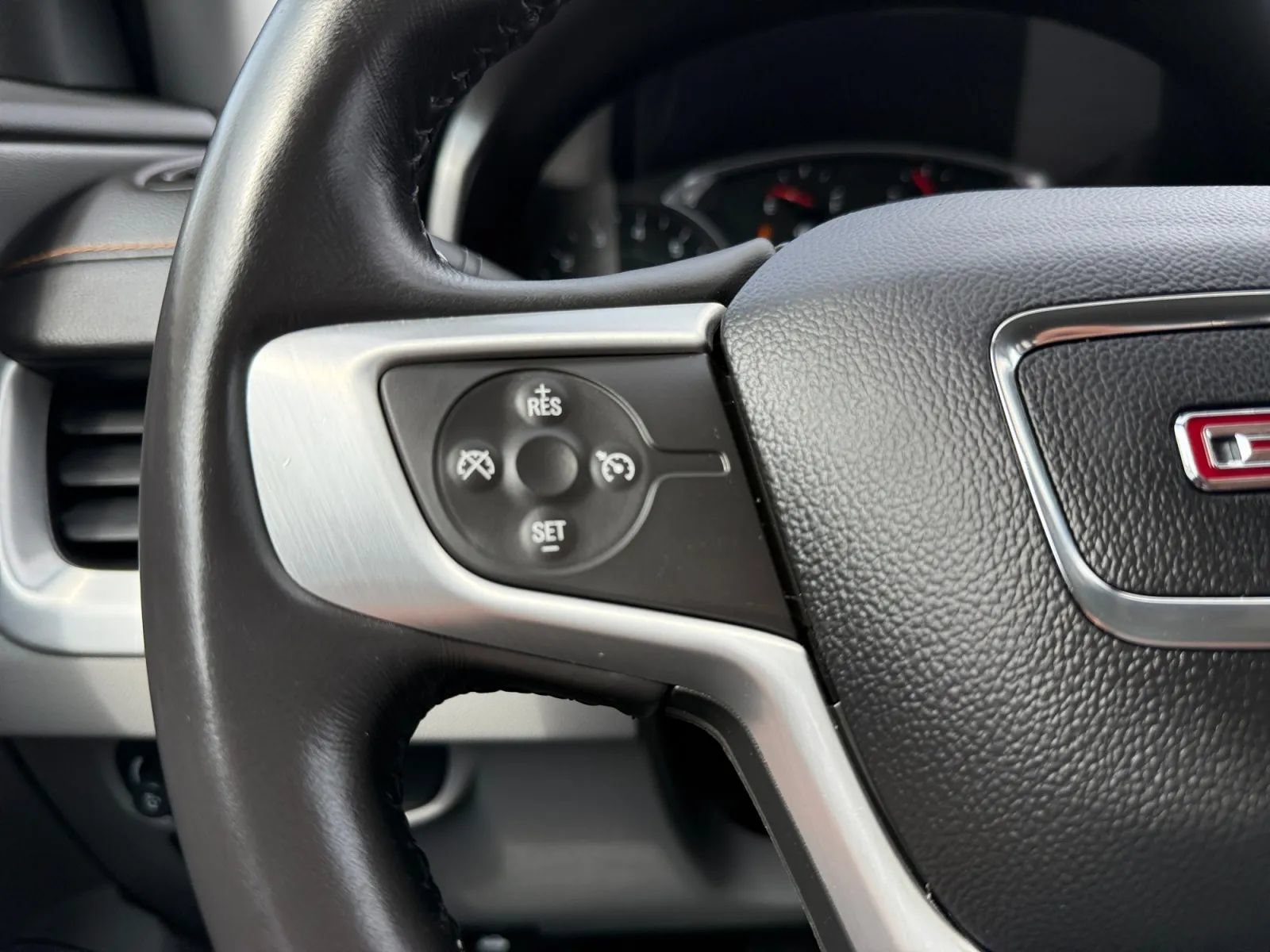 Used 2019 GMC Terrain SLE w/ Driver Convenience Package AWD/4WD image 25
